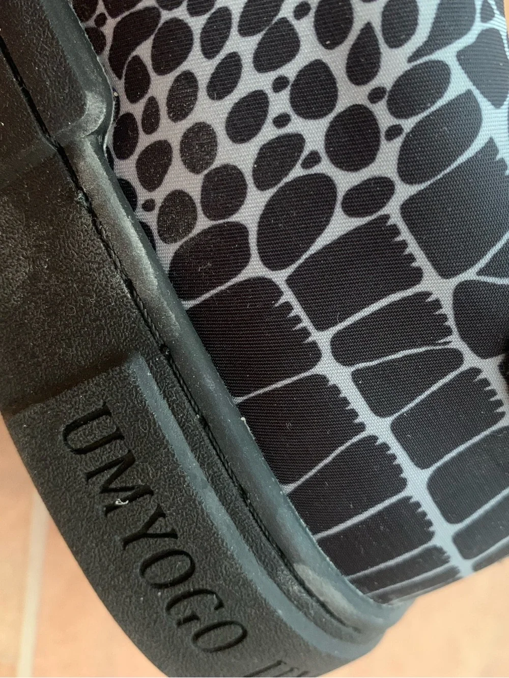 Umyogo Men's Black, White & Gray Snakeskin Pattern Low-Top Sneakers Shoes